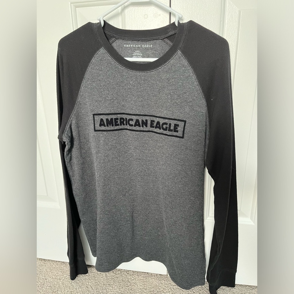 Bundle of 2 American Eagle and 1 Gap Mens Large Long sleeve shirts